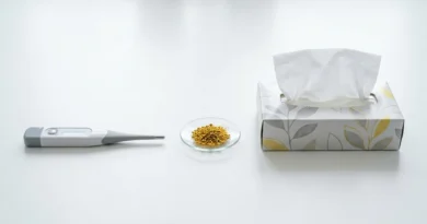 Comparison of COVID-19, cold, and allergy symptoms illustrated with a thermometer, pollen, and tissues